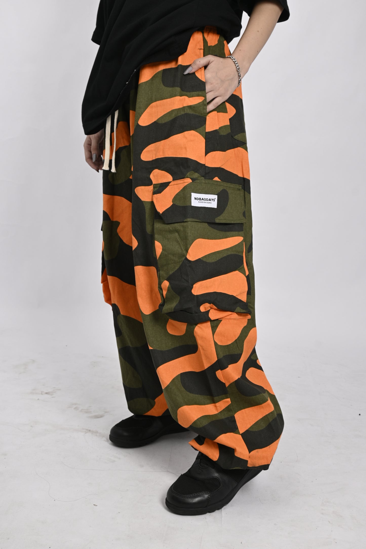 NBD CAMO PANTS WIDE LEG